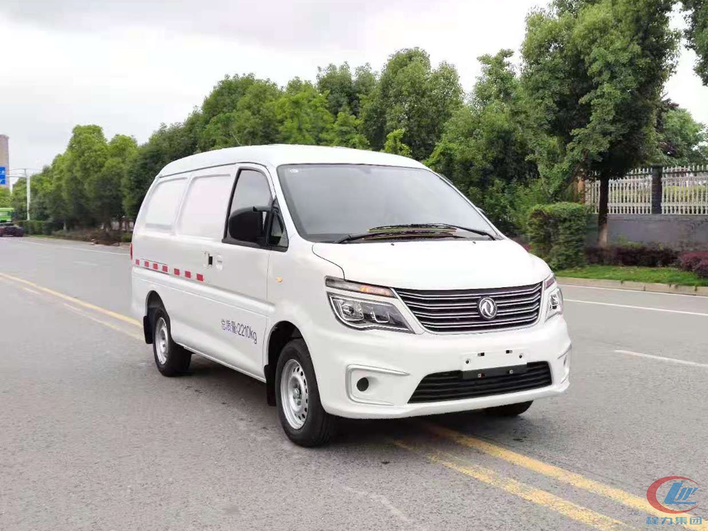 國(guó)六東風(fēng)風(fēng)行菱智V3冷藏車(chē)