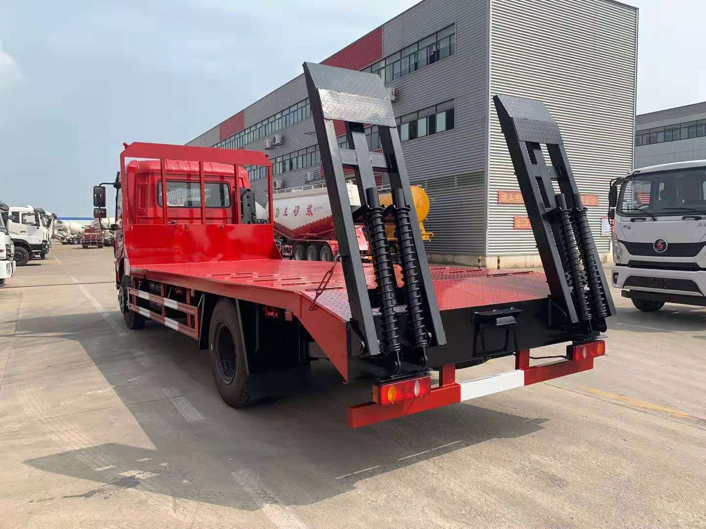 國(guó)六東風(fēng)D17-H平板運(yùn)輸車圖片