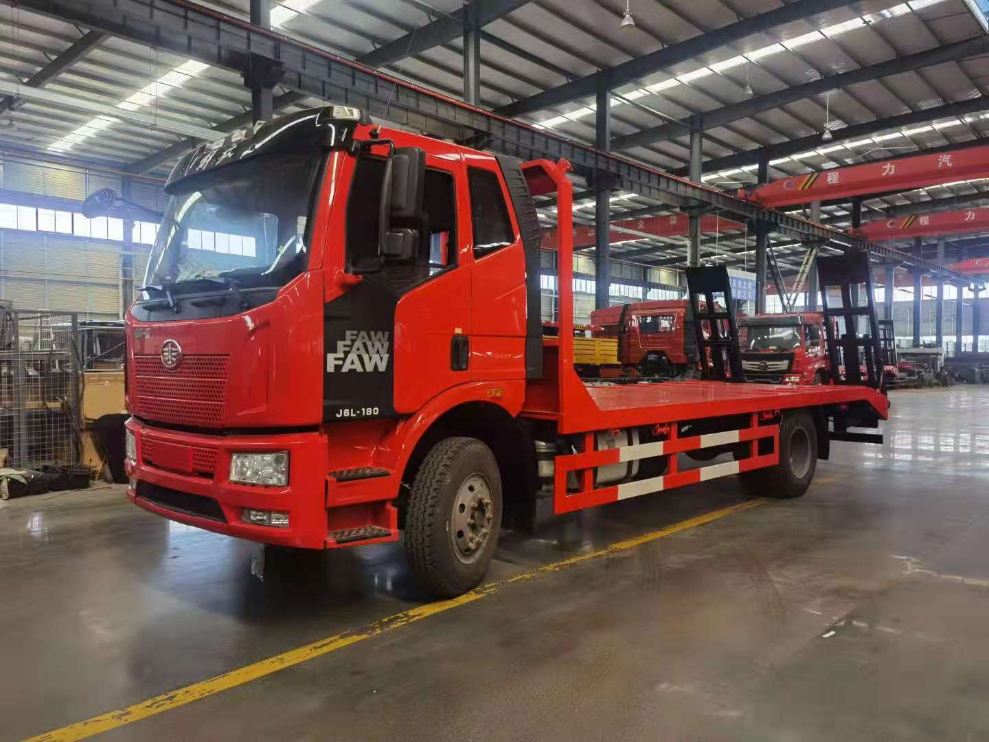 國(guó)六解放J6單橋平板運(yùn)輸車