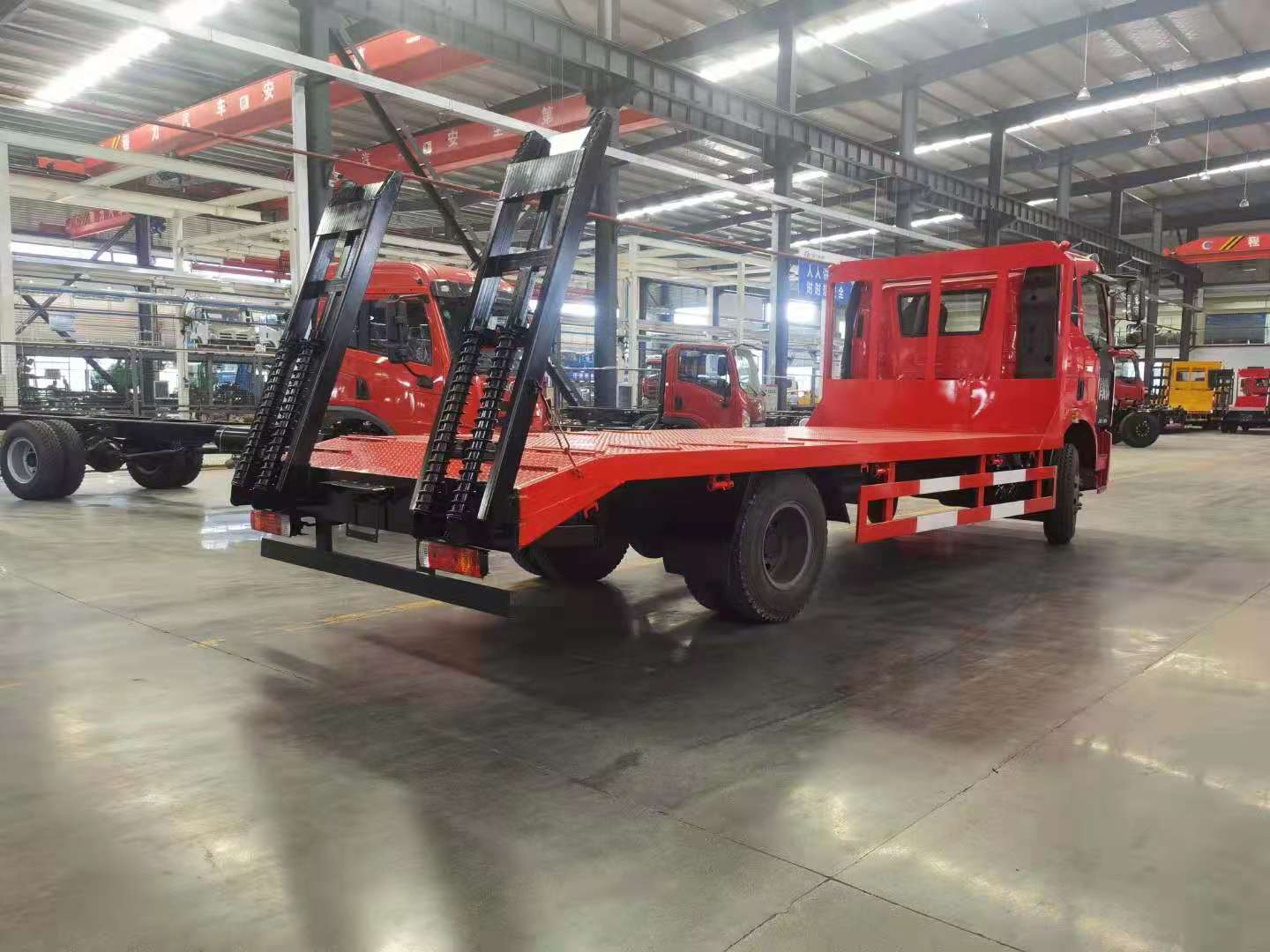 國(guó)六解放J6單橋平板運(yùn)輸車