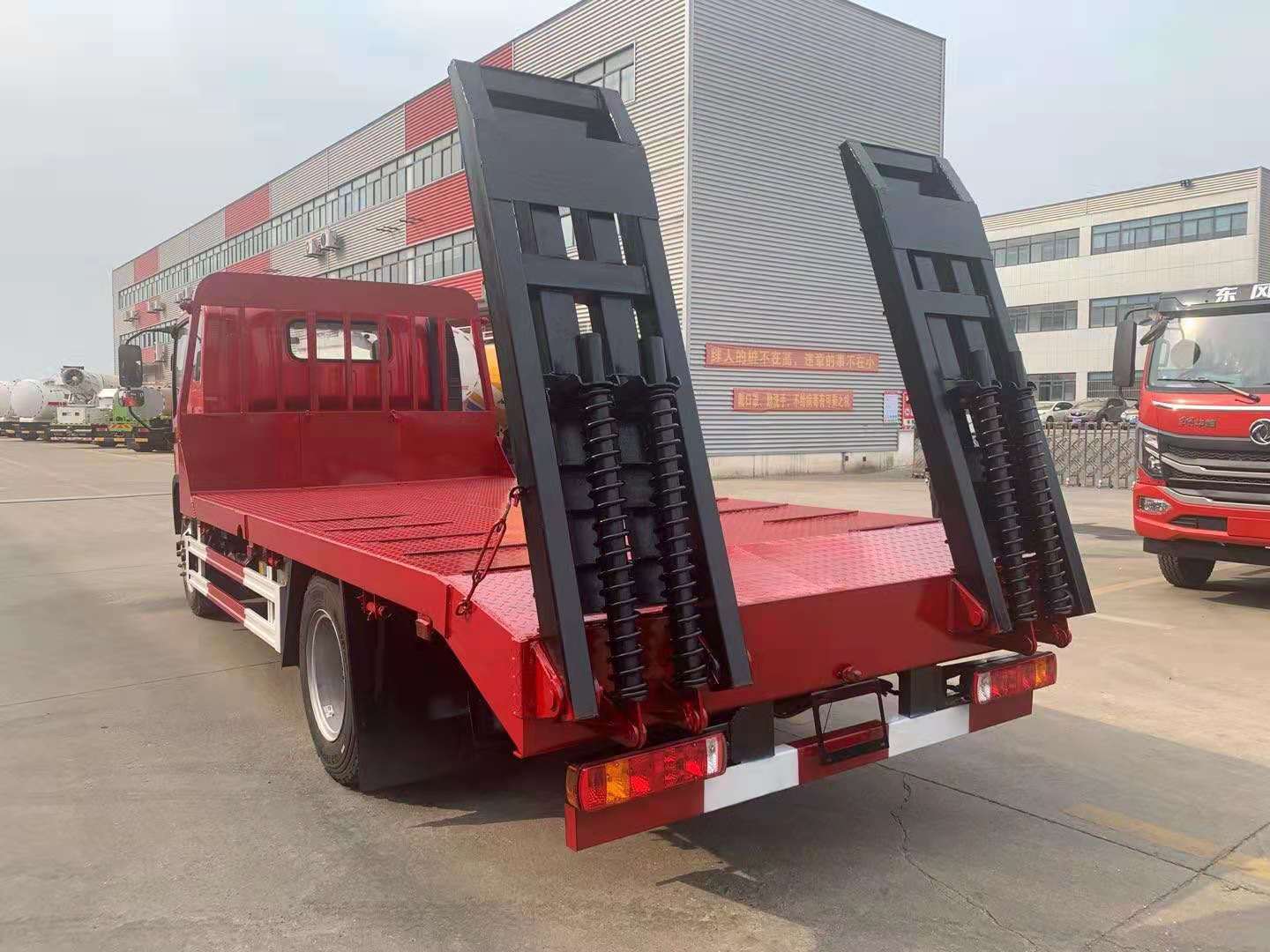 國六解放虎V平板車運(yùn)輸車