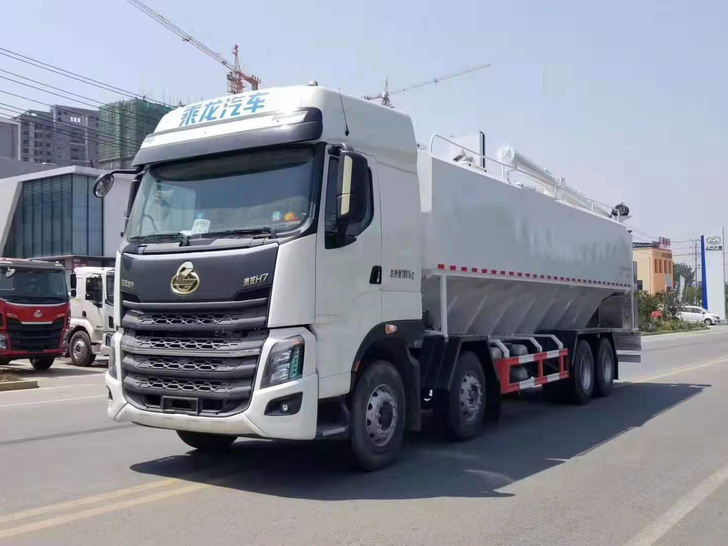 國六東風(fēng)柳汽乘龍前四后八40方散裝飼料車