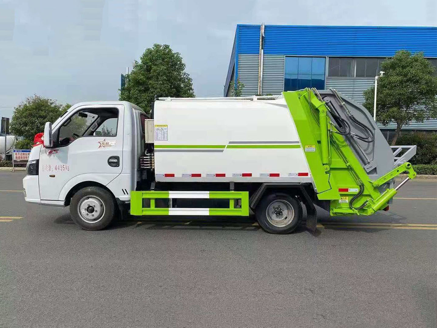 國(guó)六東風(fēng)途逸壓縮垃圾車