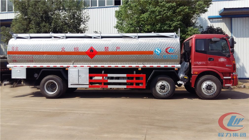 程力福田歐曼小三軸(26方)鋁合金運油車側(cè)面圖