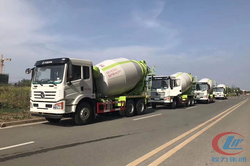 大運風馳10方混凝土攪拌車側(cè)面圖