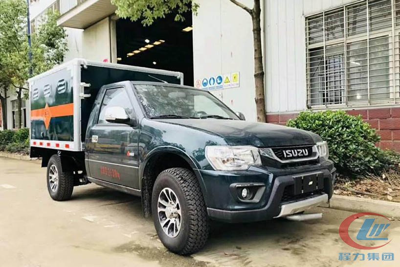 五十鈴皮卡炸藥運輸車側(cè)面圖