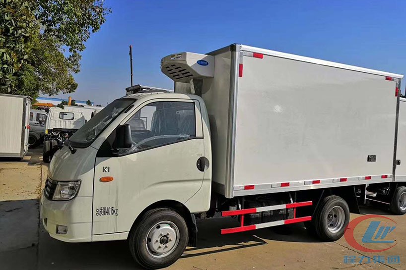 康瑞K1柴油冷藏車(chē)側(cè)面圖