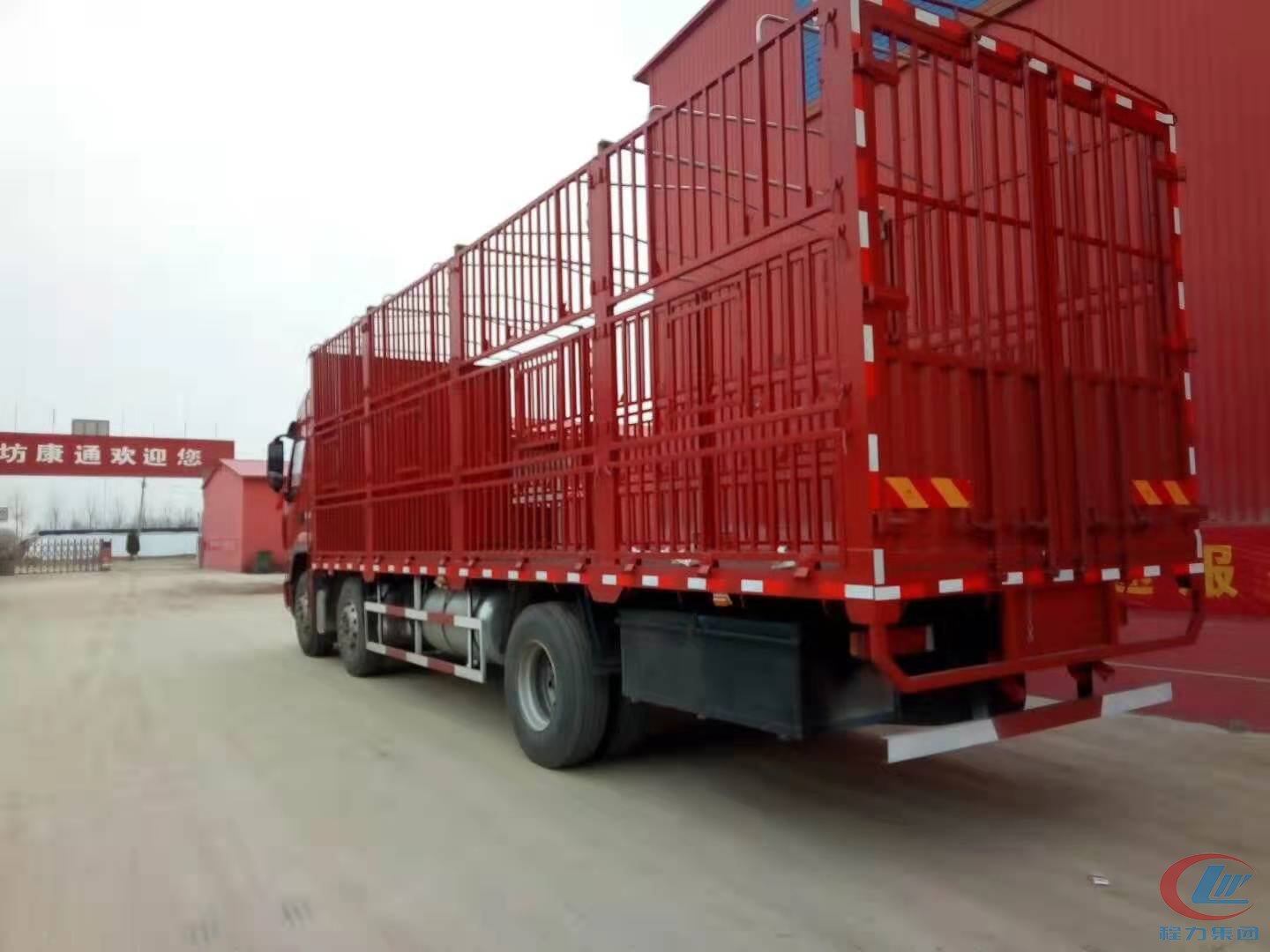 程力東風(fēng)乘龍H5倉欄式運(yùn)豬車