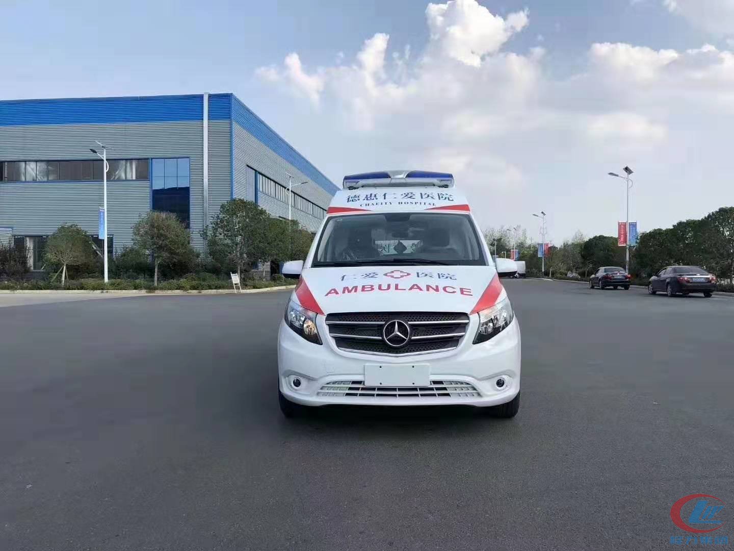 福建奔馳威霆救護(hù)車(chē)側(cè)面圖